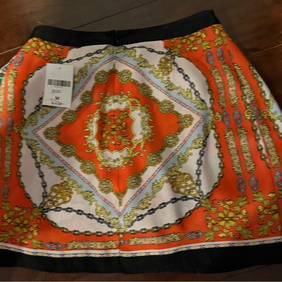 Beach silky cover up bottom
Piece Sz.M bnwt - Picture 3 of 5